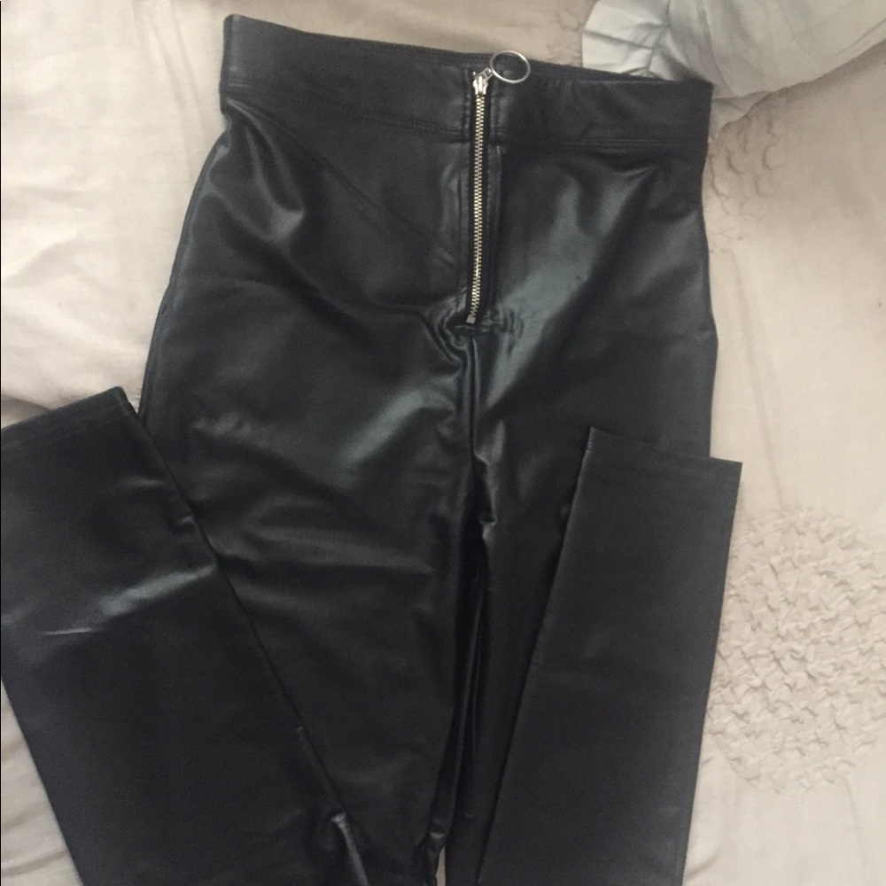 FAUX LEATHER LEGGINGS